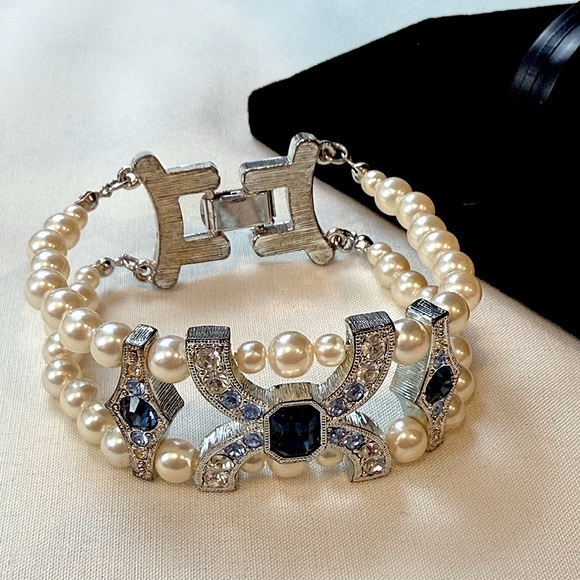 Vintage 2 Strand faux pearl blue rhinestone bracelet - Picture 8 of 16